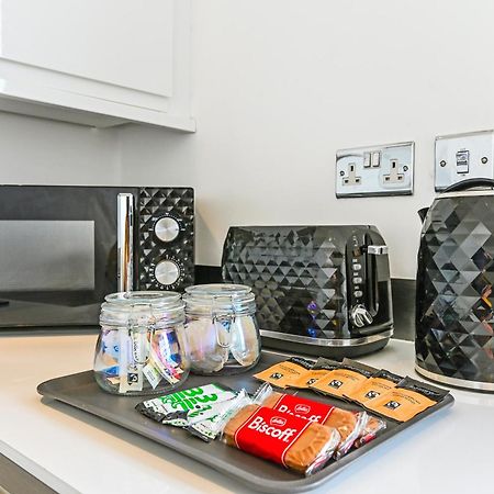 Family 1 Bed Apt Near Cardiff City Centre, Free Parking, Quiet, Secure Neighbourhood מראה חיצוני תמונה
