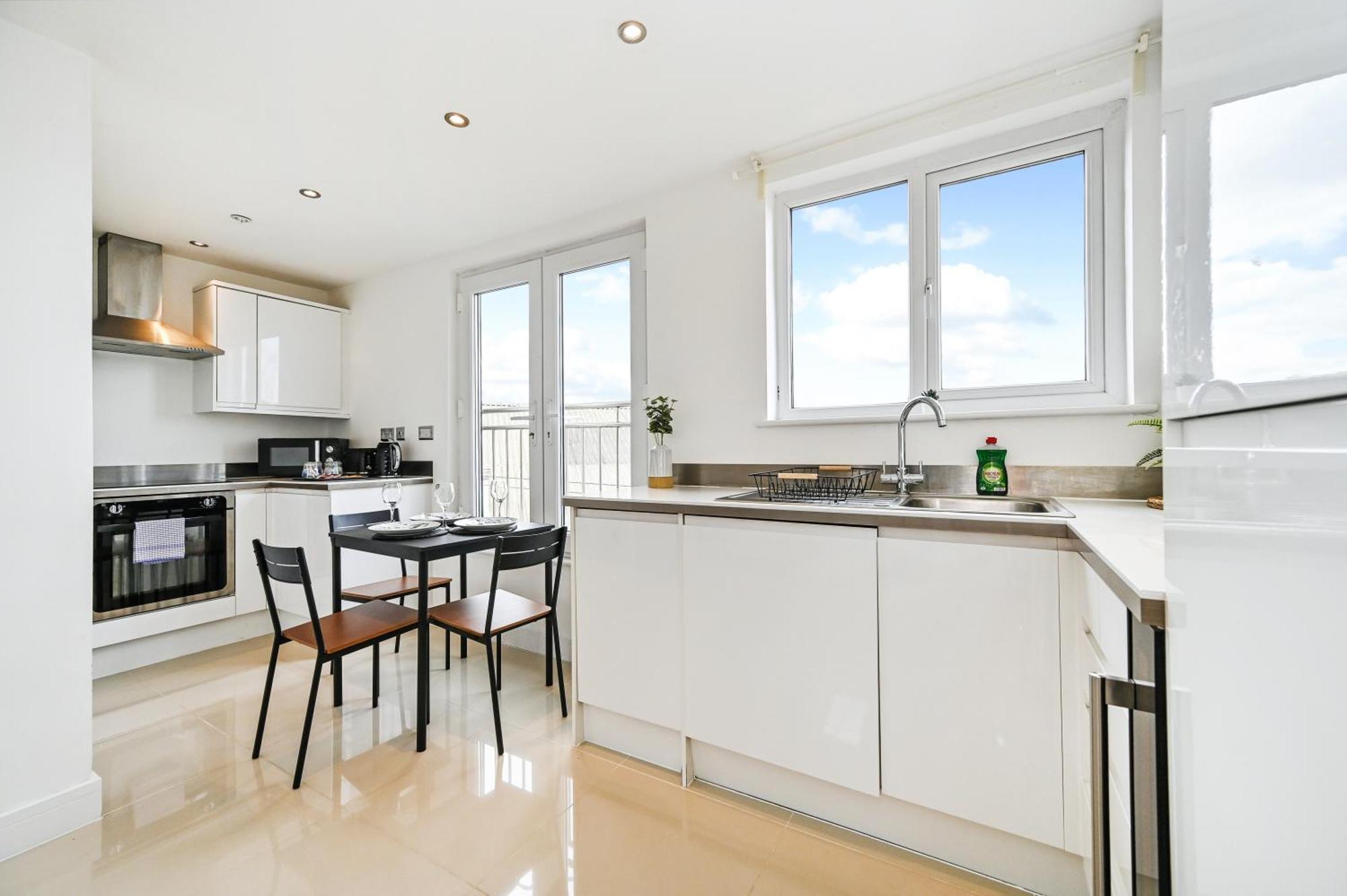 Family 1 Bed Apt Near Cardiff City Centre, Free Parking, Quiet, Secure Neighbourhood מראה חיצוני תמונה
