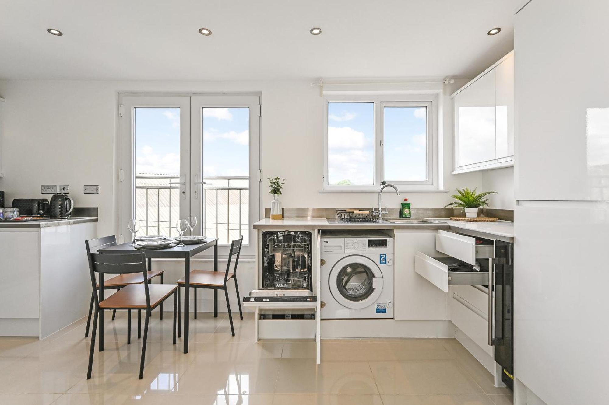 Family 1 Bed Apt Near Cardiff City Centre, Free Parking, Quiet, Secure Neighbourhood מראה חיצוני תמונה