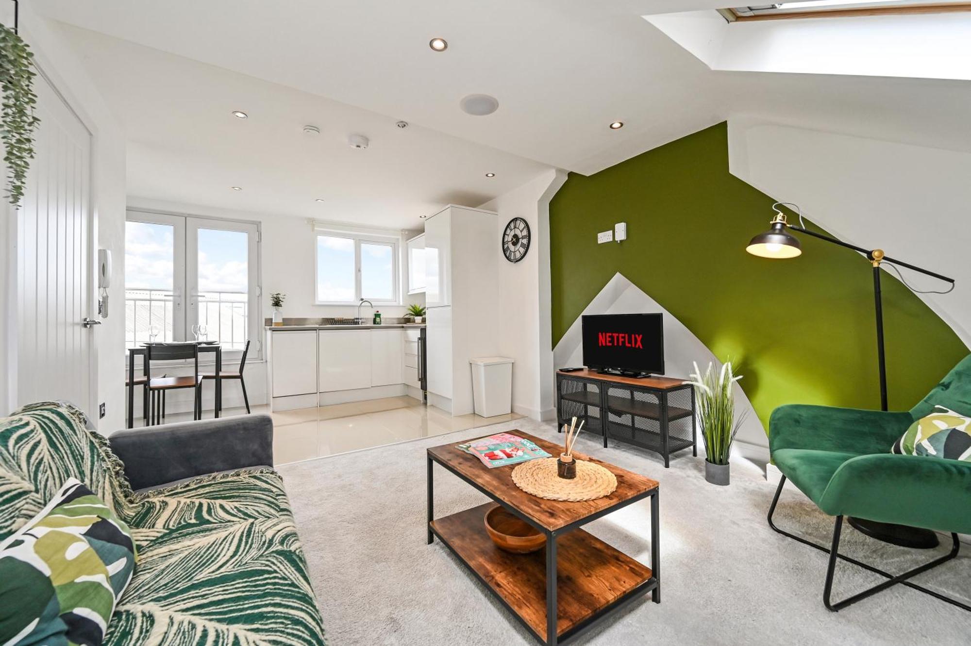 Family 1 Bed Apt Near Cardiff City Centre, Free Parking, Quiet, Secure Neighbourhood מראה חיצוני תמונה