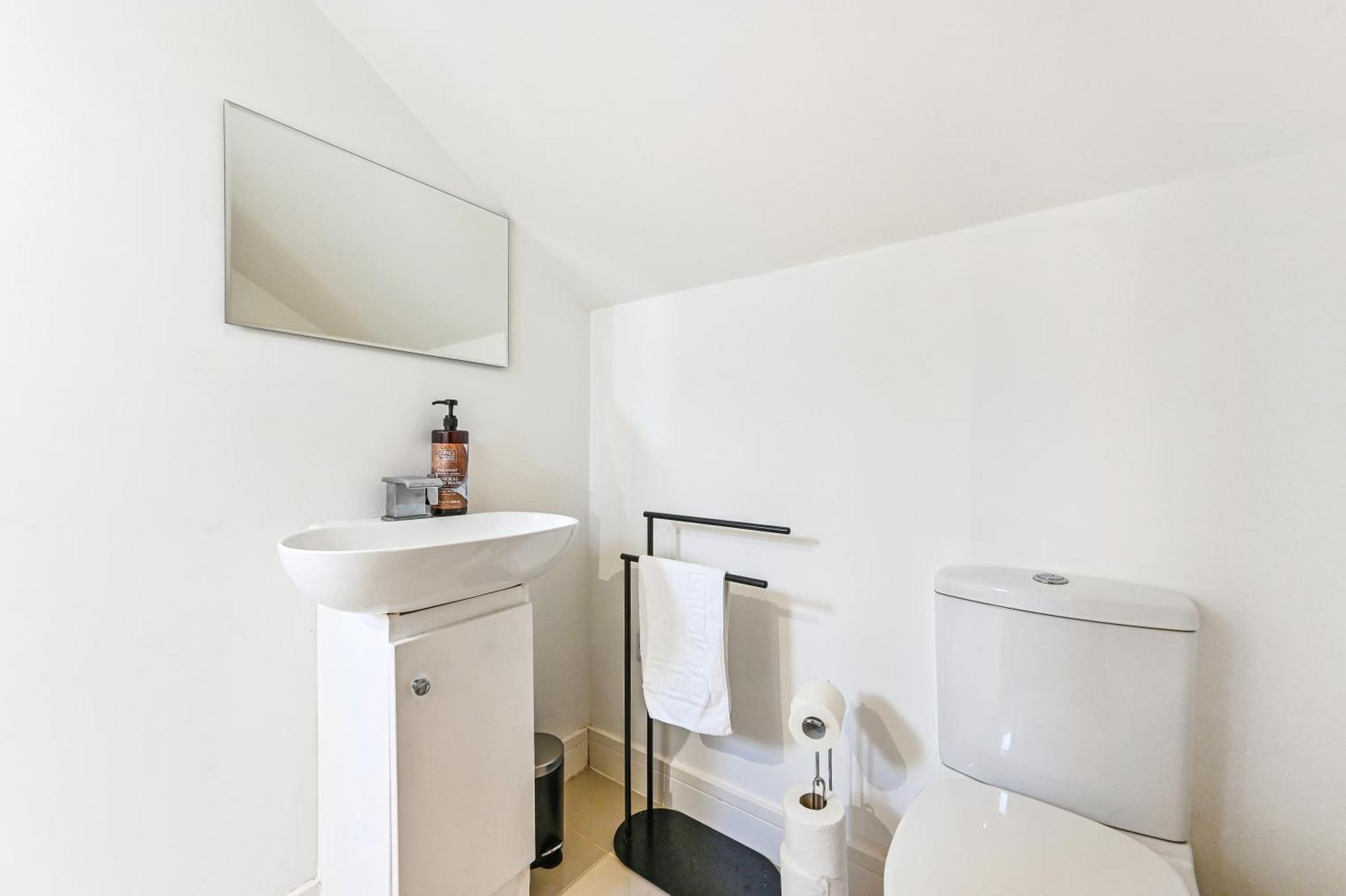 Family 1 Bed Apt Near Cardiff City Centre, Free Parking, Quiet, Secure Neighbourhood מראה חיצוני תמונה