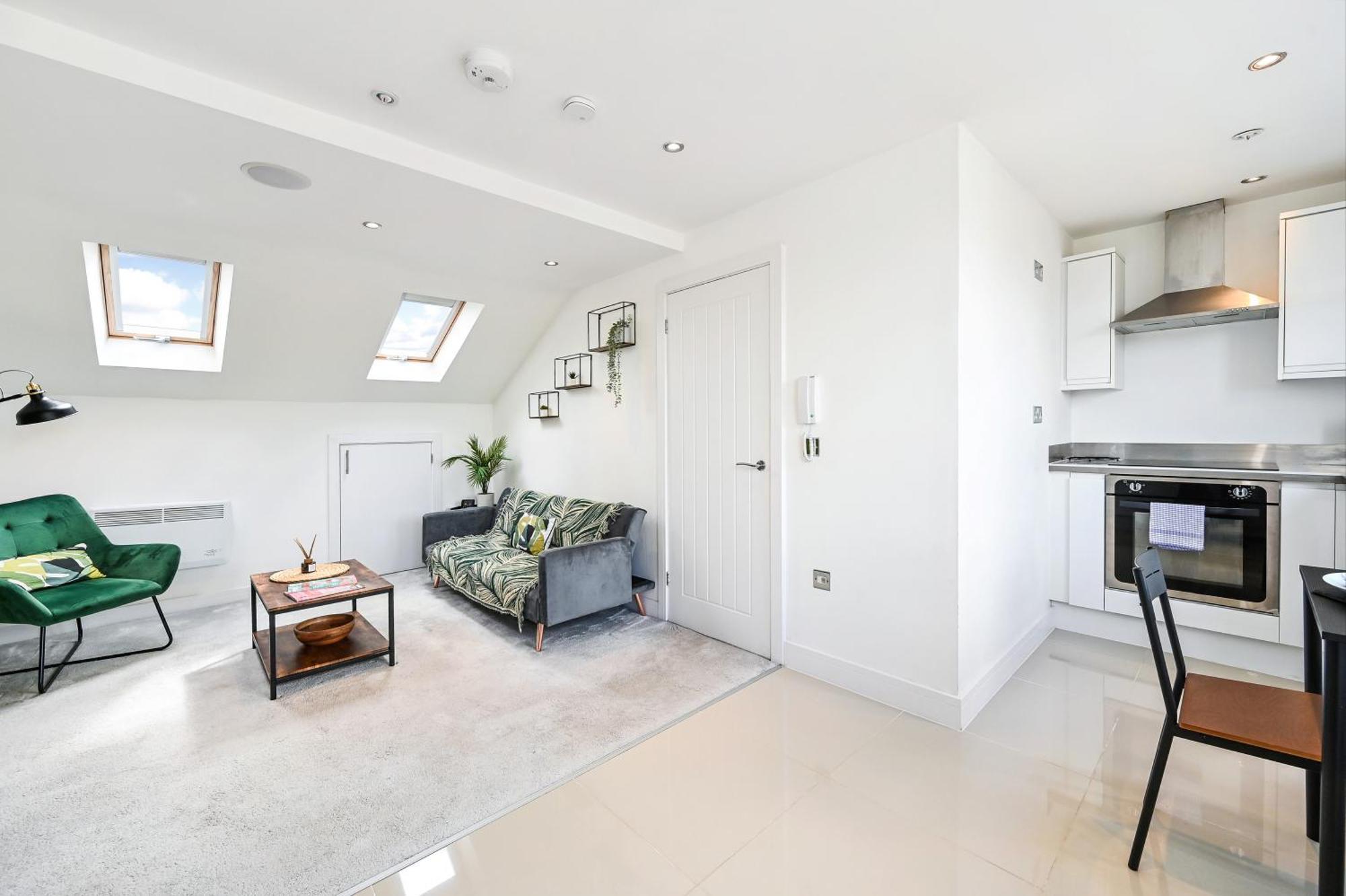 Family 1 Bed Apt Near Cardiff City Centre, Free Parking, Quiet, Secure Neighbourhood מראה חיצוני תמונה