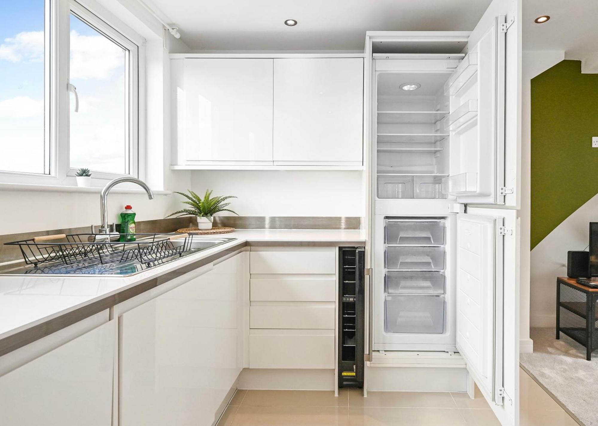 Family 1 Bed Apt Near Cardiff City Centre, Free Parking, Quiet, Secure Neighbourhood מראה חיצוני תמונה